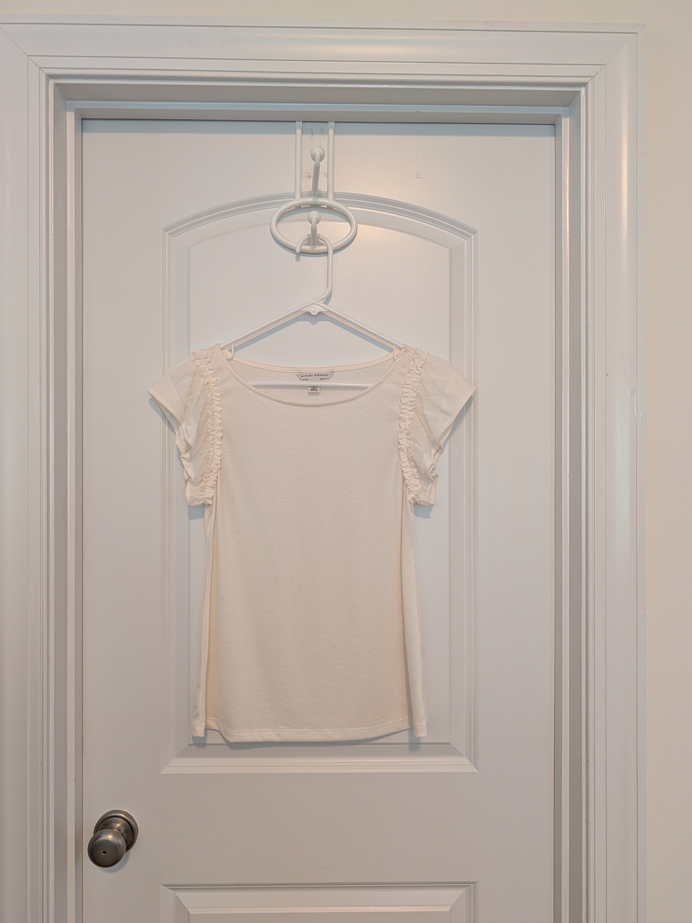 Banana Republic Cream Ruffle Sleeve Short Sleeve Tee